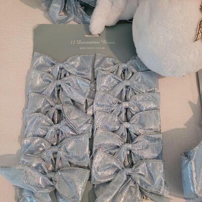 Lot 94: New Christmas Bows and Snow Angel with Ornament 