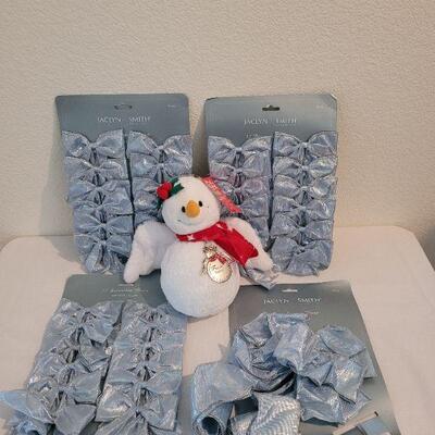 Lot 94: New Christmas Bows and Snow Angel with Ornament 