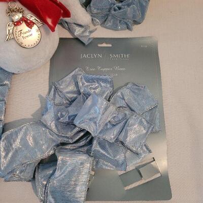 Lot 94: New Christmas Bows and Snow Angel with Ornament 