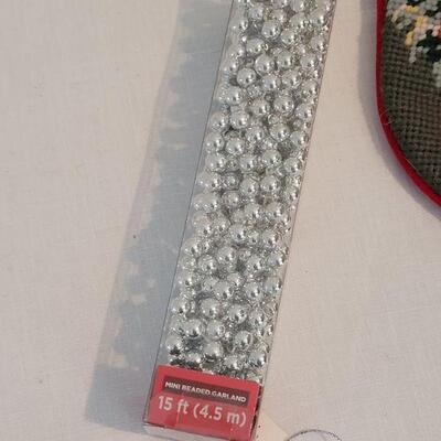 Lot 96: NEW Christmas Crafts and Cheer Lot