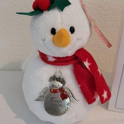 Lot 98: NEW Precious Moments Light Up Cross and Snow Angel with Ornament 