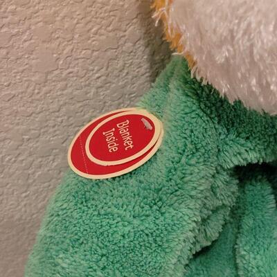 Lot 106: NEW Bear with Blanket, (6) Board Books & Animated Dog