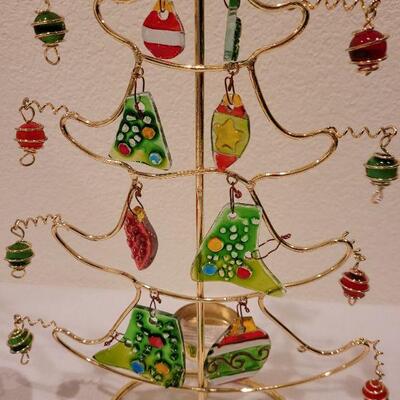 Lot 109: NEW Candle Light Glass and Metal Tree and Snowman Globe
