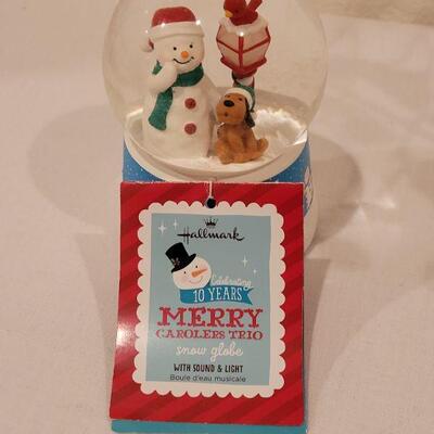Lot 109: NEW Candle Light Glass and Metal Tree and Snowman Globe