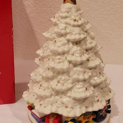 Lot 111: NEW Avon Fiber Optics Tree