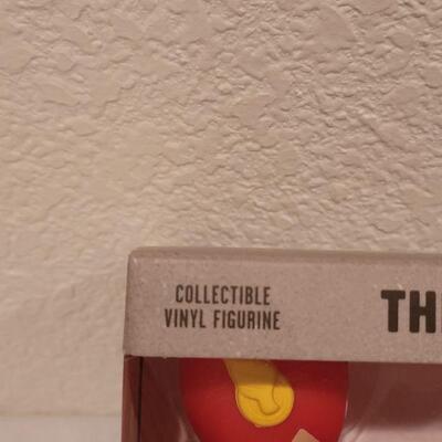 Lot 114: NEW Vinyl Collectible Comicon