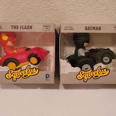 Lot 114: NEW Vinyl Collectible Comicon
