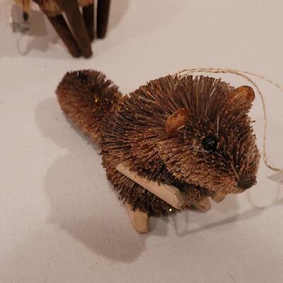 Lot 119: NEW Brush Ornaments 