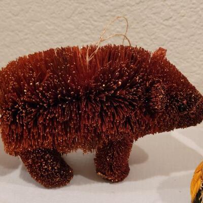 Lot 119: NEW Brush Ornaments 
