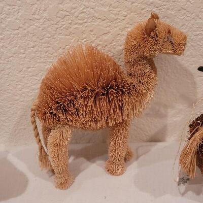 Lot 119: NEW Brush Ornaments 