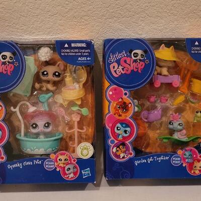 Lot 121: NEW (2) Littlest Pet Shop Sets
