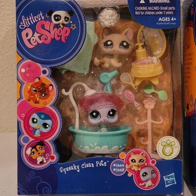 Lot 121: NEW (2) Littlest Pet Shop Sets