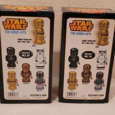 Lot 122: NEW Star Wars Wind Up Toys and Star Wars Lego Keychain 