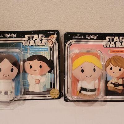 Lot 126: NEW Itty Bitty Star Wars  Princess Leia & Luke (New and sealed in the Plastic but Plastic has separated from the cardboard)