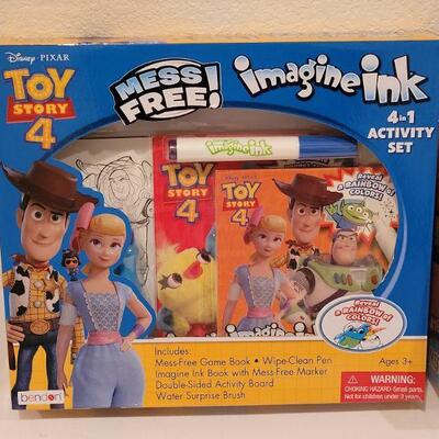 Lot 127: NEW Gift Lot