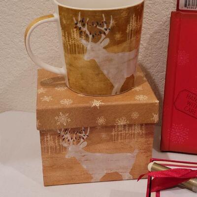 Lot 108: New Holiday Cheer Lot Kitchen and Home