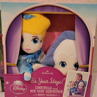 Lot 140: NEW Gift Lot - Disney Princess Cinderella Stage & Puppets, Bubbles & 12 Days...Book