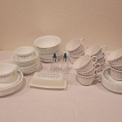 Lot 148: Vintage Pyrex SNOWFLAKE Set 