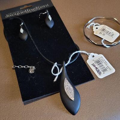 Lot 159: Hallmark NEW Jewelry Lot