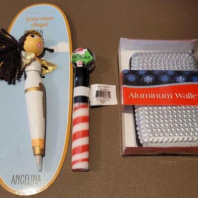 Lot 160: Assorted NEW Christmas Gifts