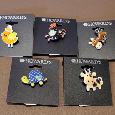 Lot 165: (5) New Howard's WHIMSICAL Brooches/Pins