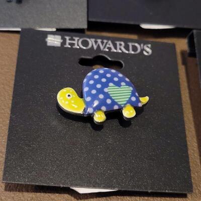 Lot 165: (5) New Howard's WHIMSICAL Brooches/Pins