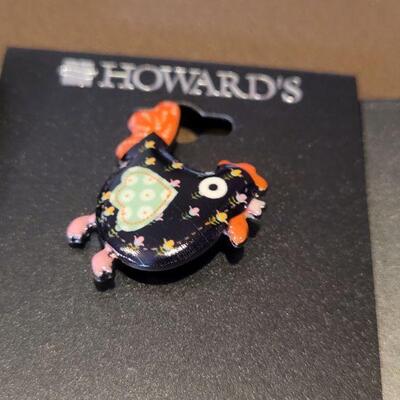 Lot 165: (5) New Howard's WHIMSICAL Brooches/Pins