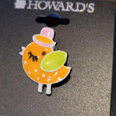 Lot 165: (5) New Howard's WHIMSICAL Brooches/Pins
