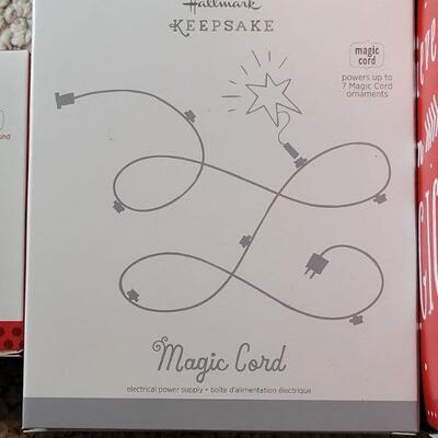 Lot 172: New MAGIC CORD + Magic Cord Ornaments and Extension Cords