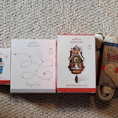 Lot 172: New MAGIC CORD + Magic Cord Ornaments and Extension Cords
