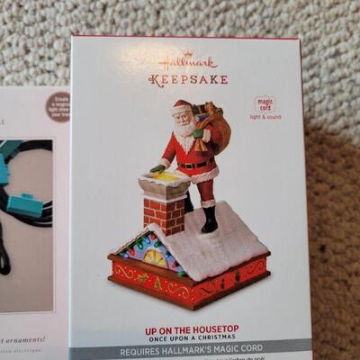 Lot 173: HALLMARK New MAGIC CORD + (2) Magic Cord Ornaments 