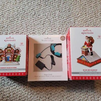 Lot 173: HALLMARK New MAGIC CORD + (2) Magic Cord Ornaments 