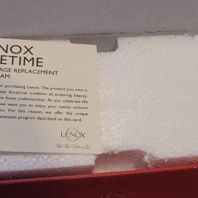 Lot 181: LENOX New Holiday Bowl and Ornaments 