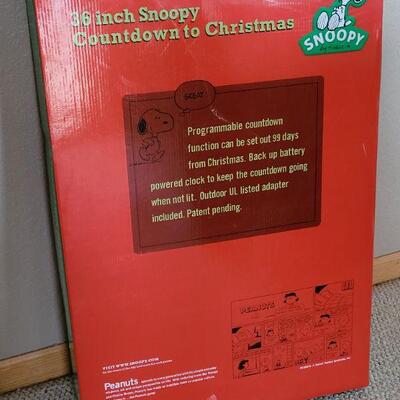 Lot 182: New PEANUTS Snoopy Large Christmas Countdown 