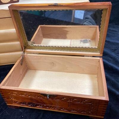 Lot: 1: Jewelry Boxes
