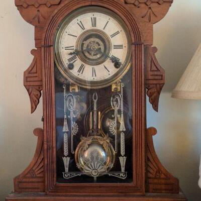 W.L. Gilbert Clock with key (#52)