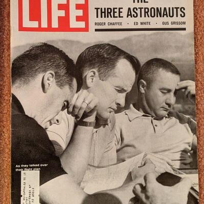 lot of 5 Look & Life magazines (#58) Apollo 7 8 Heart Transplant 1967 1968