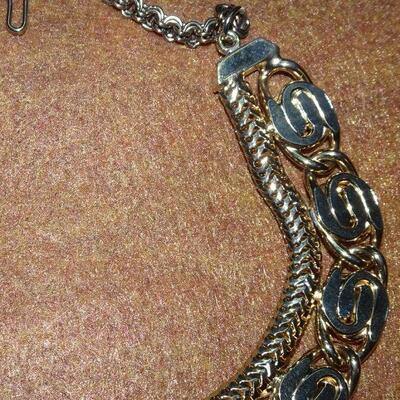 Vintage Greek Style Gold Tone Necklace - Looks Real! 
