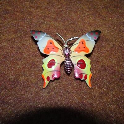 Sweet Enamel Butterfly Pin 