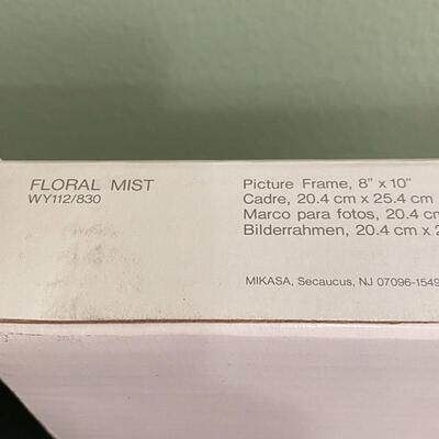 A- Mikasa â€œFloral Mistâ€ NIB Cut Crystal 8x10 Frame 