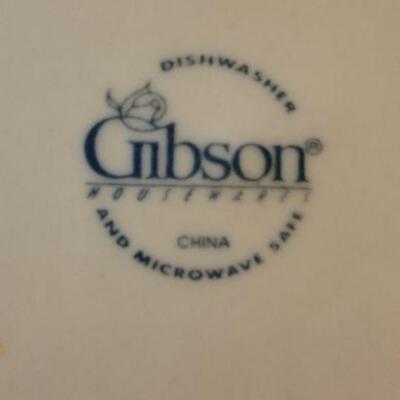 Gibson Dish Set w/CWC Italy serving dishes