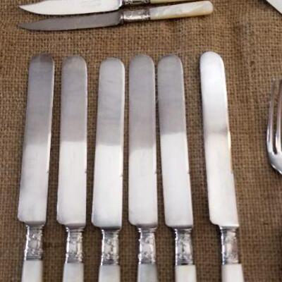 Universal LF&C flatware