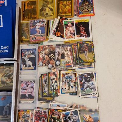 Vintage lot of Baseball, Football, & Basketball cards