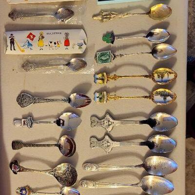 25 Collector Spoons