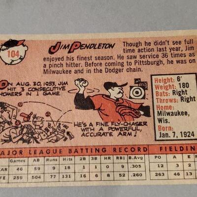 Lot 83: Lot of Various Vintage Baseball Cards