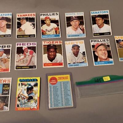 Lot 84: Lot of Various Vintage Baseball Cards