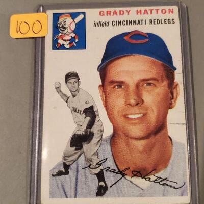 Lot 100: Cincinnati Redlegs - Grady Hatton Baseball Card