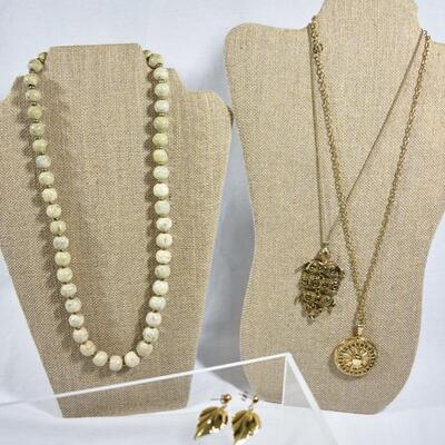 Vintage Costume Jewelry Assortment - Cream & Gold