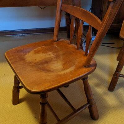 Vintage Rock Maple Kitchen extendable table & 4 chairs