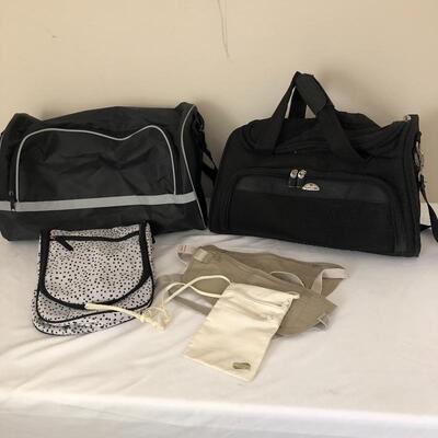 Lot 10 - Travel Accessories & Luggage